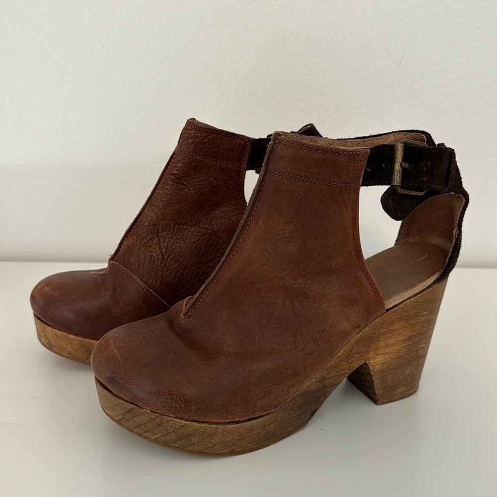 Free People Clogs